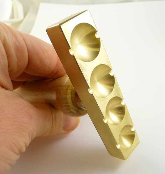 Small bead shaper